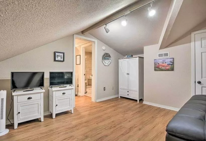 Upscale Home W/ Seasonal Pool Near Historic Rte 66