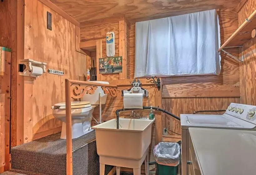 Waterfront Arkdale Retreat: 2 Acres W/ Deck & View