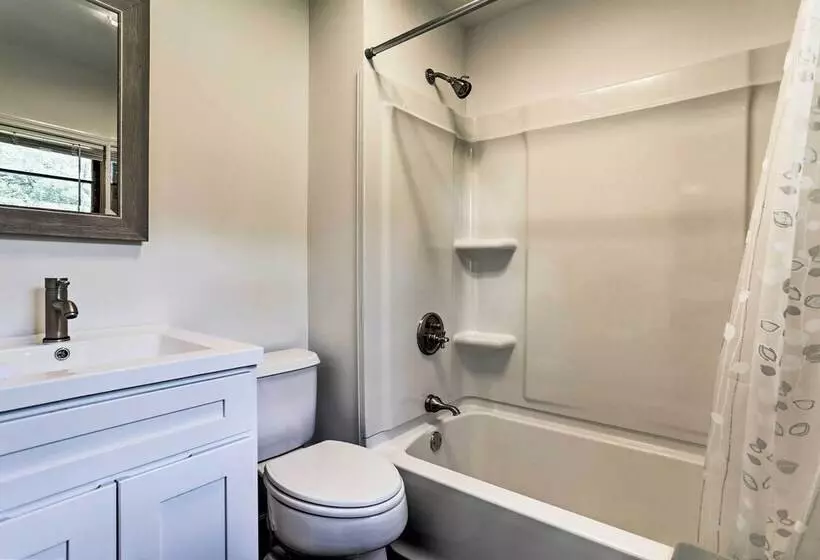 Wawayanda House On 62 Acres   Multiple Fireplaces!