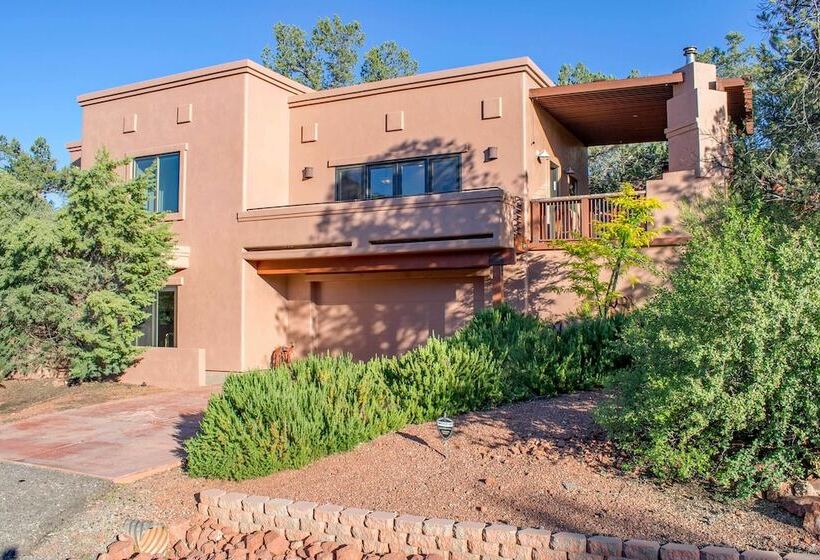 West Sedona House W/ Furnished Patio & Views!