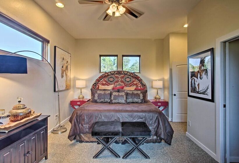 West Sedona House W/ Furnished Patio & Views!
