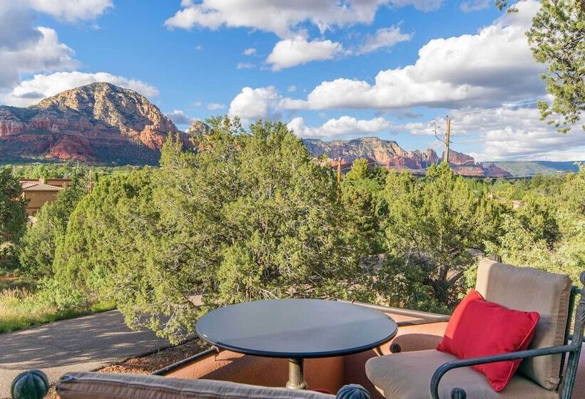 West Sedona House W/ Furnished Patio & Views!