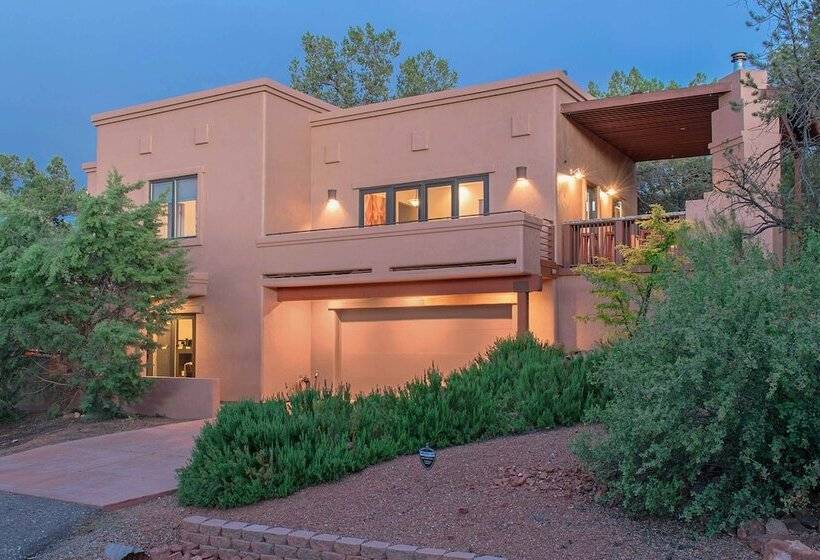 West Sedona House W/ Furnished Patio & Views!
