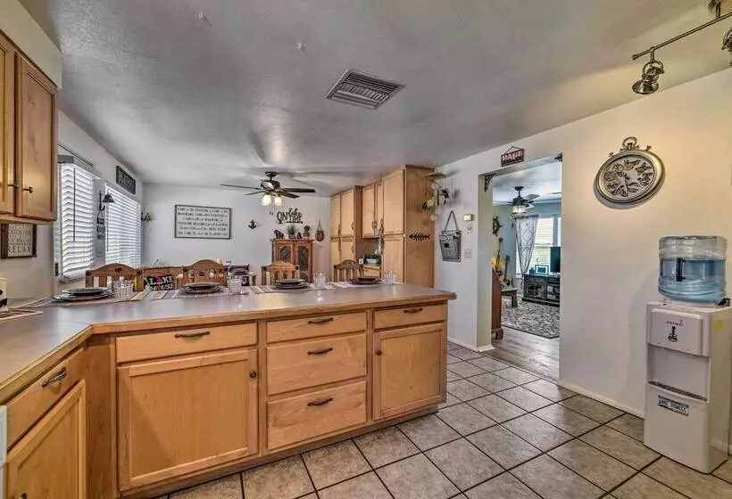 Vibrant Paradise In Page ~ 1 Mi To Canyon Tours!