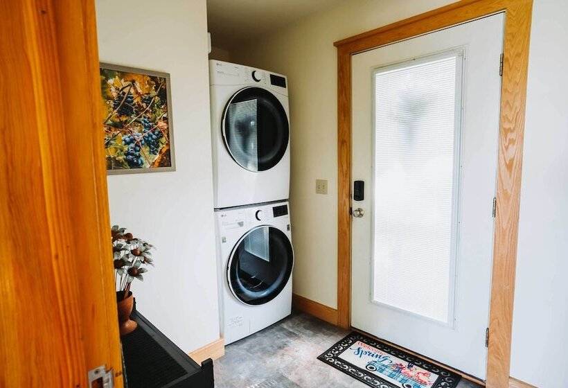 Finger Lakes Home W/ Private Pool & Lake Views!