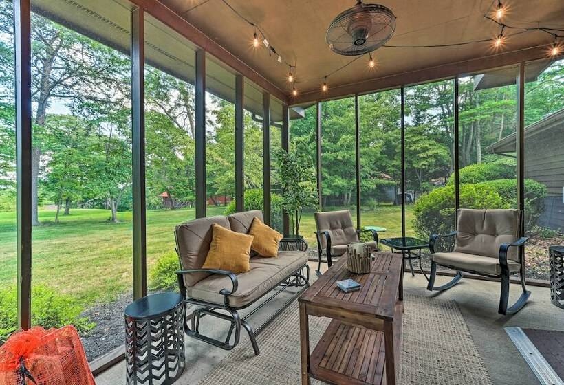 Chic Hedgesville Cabin W/ Golf Course Views!