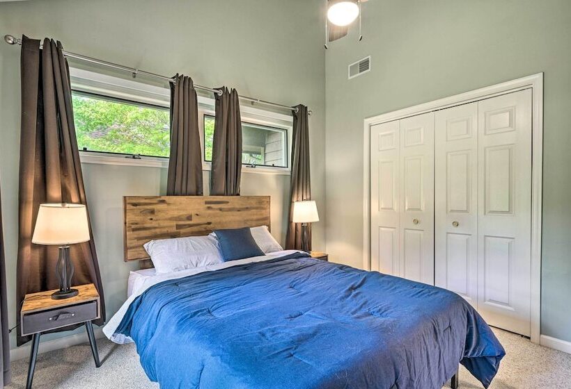 Chic Hedgesville Cabin W/ Golf Course Views!