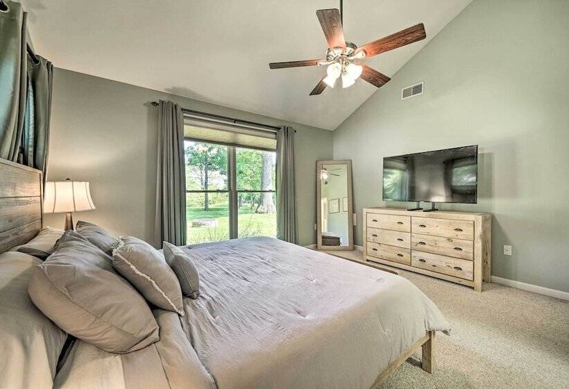 Chic Hedgesville Cabin W/ Golf Course Views!