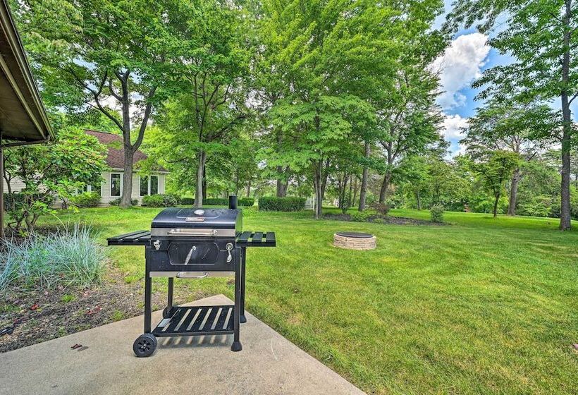 Chic Hedgesville Cabin W/ Golf Course Views!