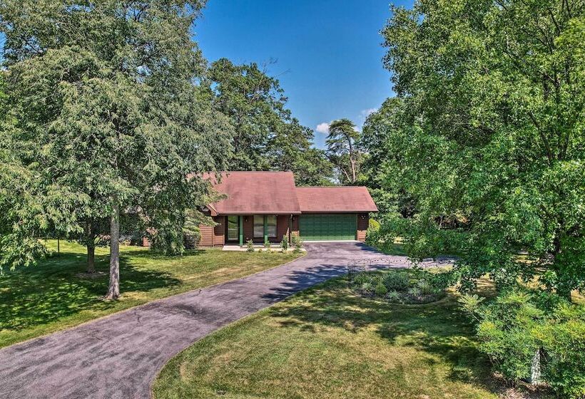 Chic Hedgesville Cabin W/ Golf Course Views!