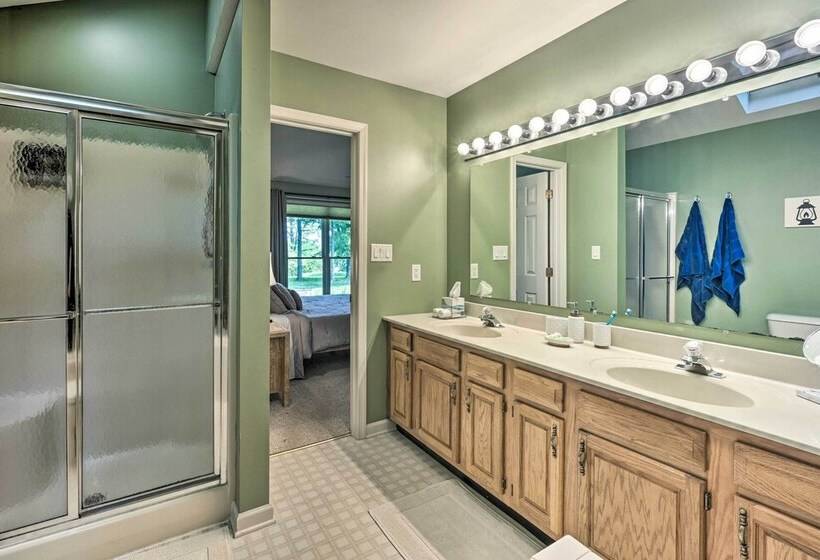 Chic Hedgesville Cabin W/ Golf Course Views!