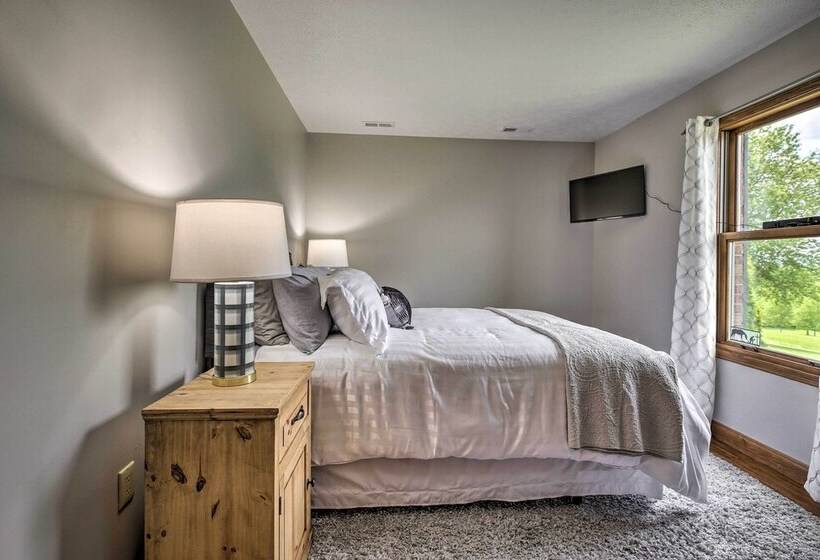 Blue Moon Cottage  W/ Amazing Views Of 5 Counties