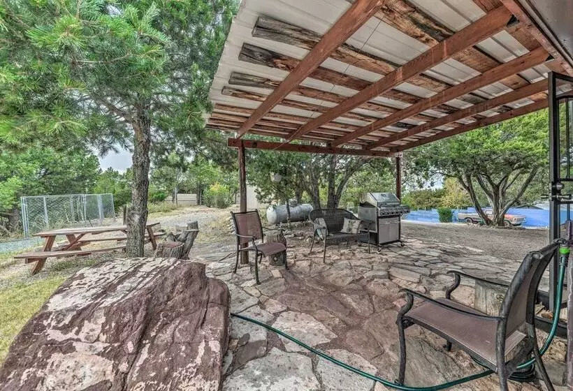 Cozy High Rolls Cottage Near Hiking Trails!