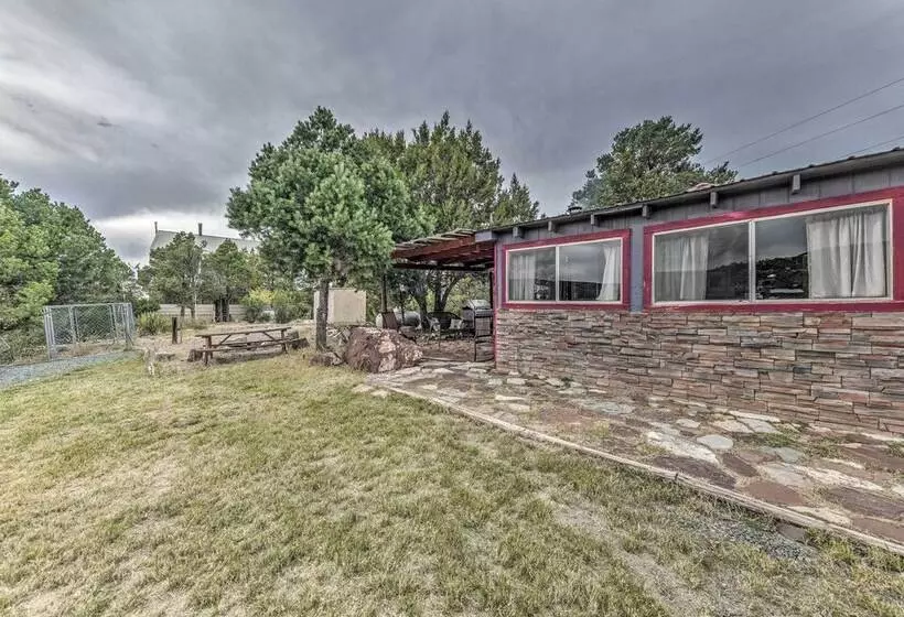 Cozy High Rolls Cottage Near Hiking Trails!