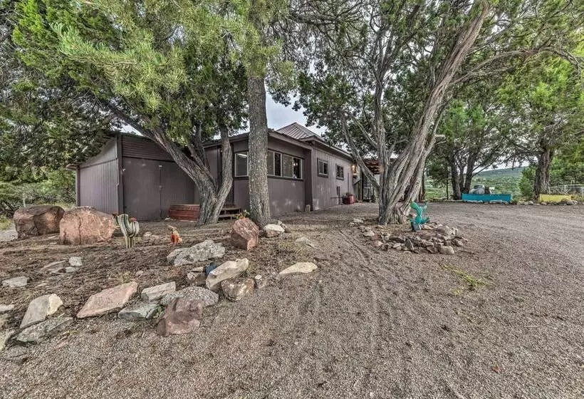 Cozy High Rolls Cottage Near Hiking Trails!