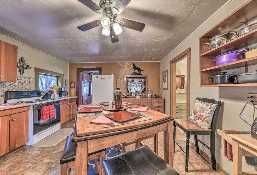 Cozy High Rolls Cottage Near Hiking Trails!