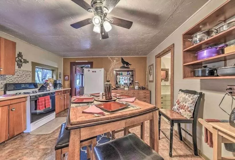 Cozy High Rolls Cottage Near Hiking Trails!