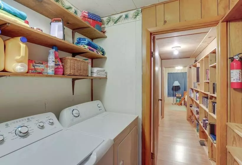 Tumbling Shoals Home W/ Private Yard + Grill!