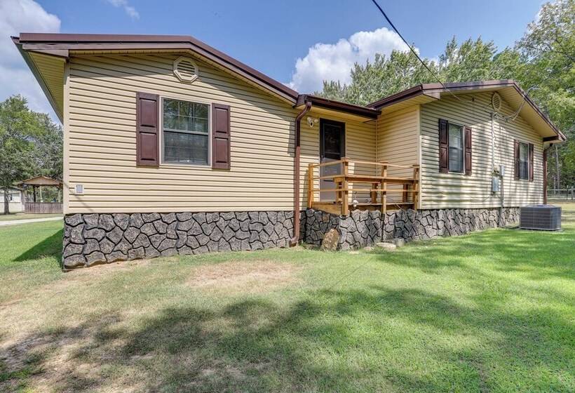 Tumbling Shoals Home W/ Private Yard + Grill!