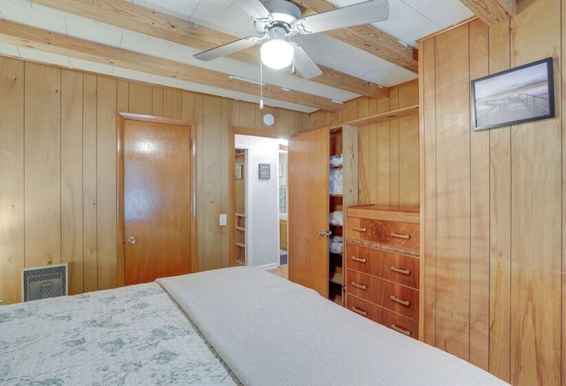 Tumbling Shoals Home W/ Private Yard + Grill!