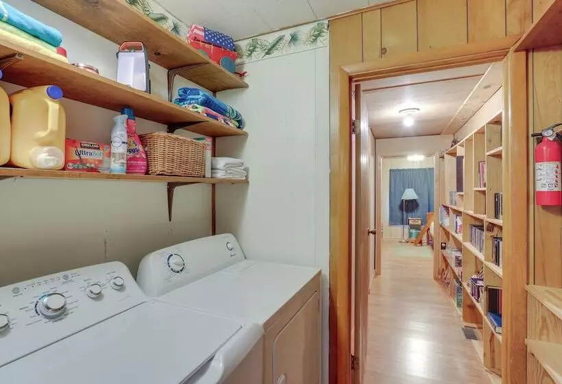 Tumbling Shoals Home W/ Private Yard + Grill!