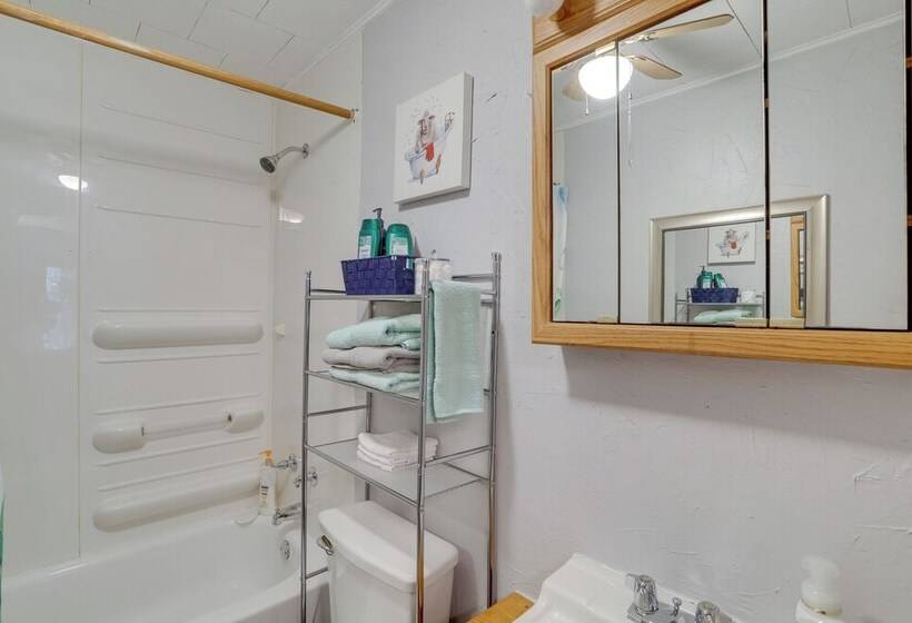 Tumbling Shoals Home W/ Private Yard + Grill!