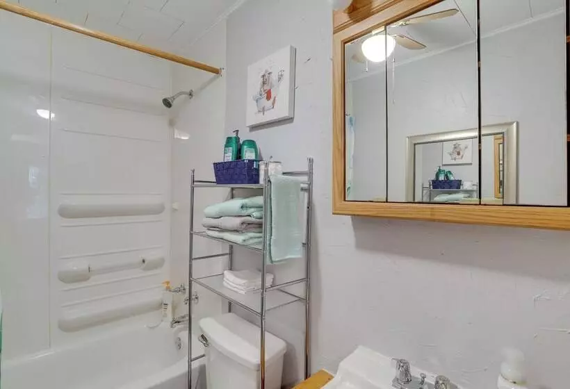 Tumbling Shoals Home W/ Private Yard + Grill!