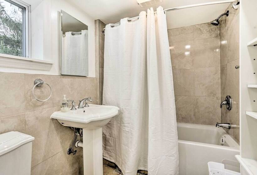 Family Vacation Rental: 18 Mi To Philadelphia