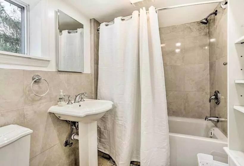 Family Vacation Rental: 18 Mi To Philadelphia