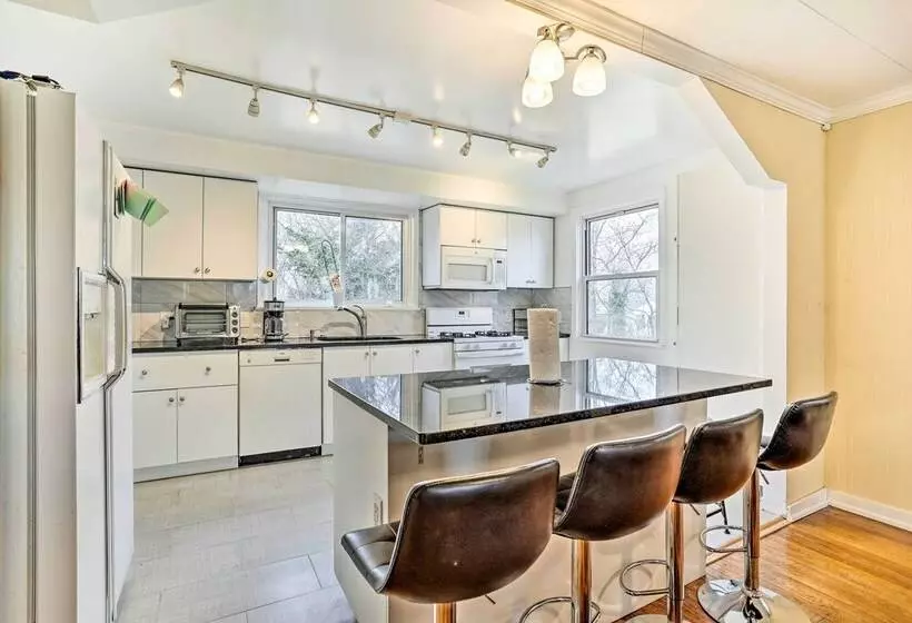 Family Vacation Rental: 18 Mi To Philadelphia