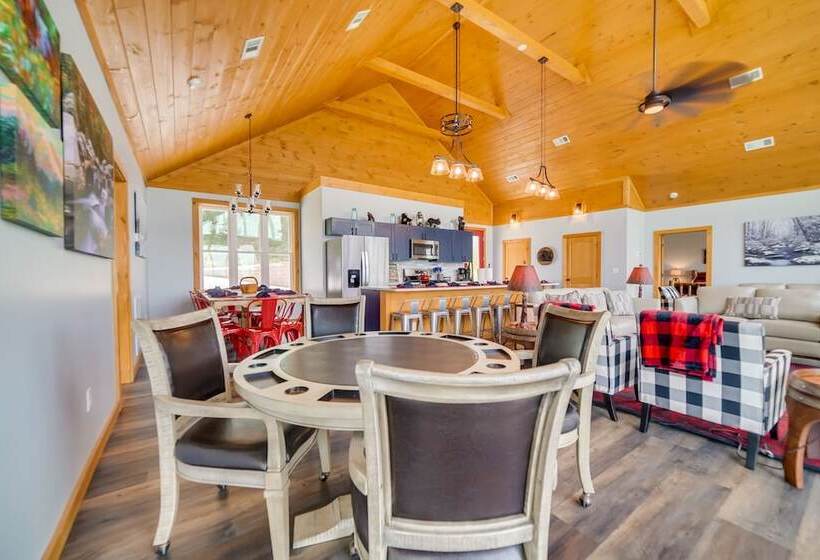 Gatlinburg Overlook W/ Hot Tub + Game Room!