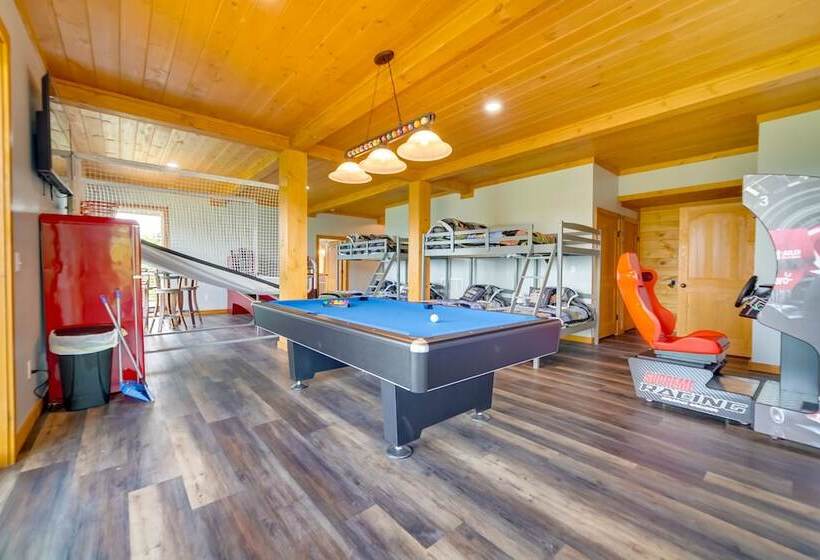 Gatlinburg Overlook W/ Hot Tub + Game Room!