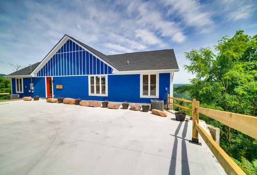 Gatlinburg Overlook W/ Hot Tub + Game Room!