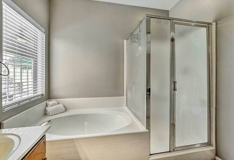 Goodyear Desert Oasis W/ Patio & Game Room!