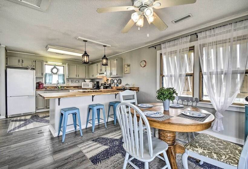 Hatteras Style Salvo Home   Walk To Shore!