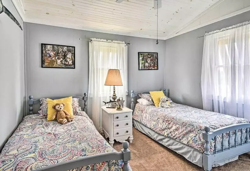 Hatteras Style Salvo Home   Walk To Shore!