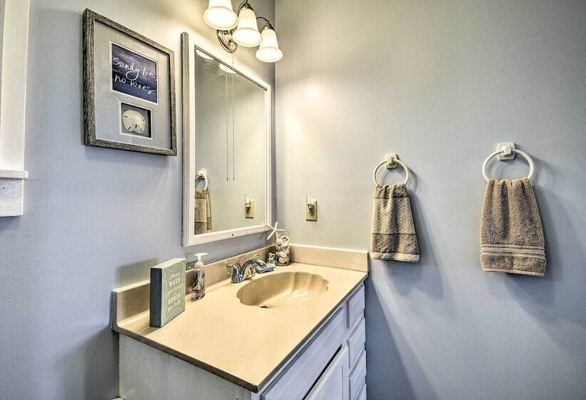 Hatteras Style Salvo Home   Walk To Shore!