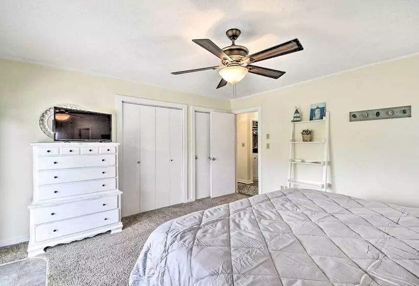 Hatteras Style Salvo Home   Walk To Shore!