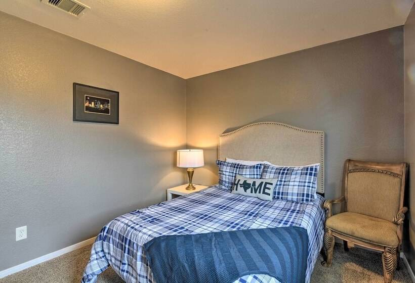 Houston Family Home W/ Yard ~ 8 Mi To Nrg Stadium!