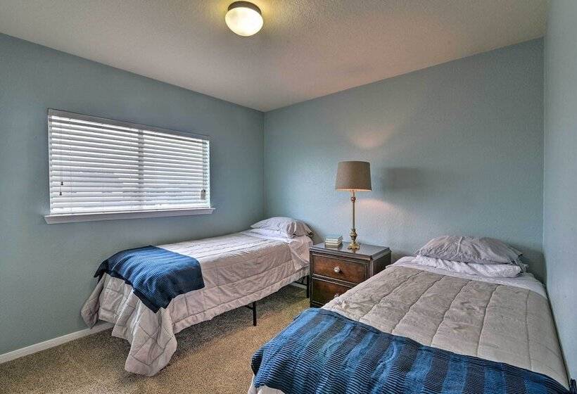 Houston Family Home W/ Yard ~ 8 Mi To Nrg Stadium!