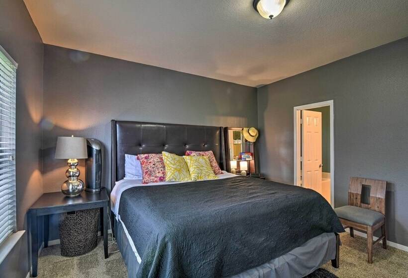 Houston Family Home W/ Yard ~ 8 Mi To Nrg Stadium!