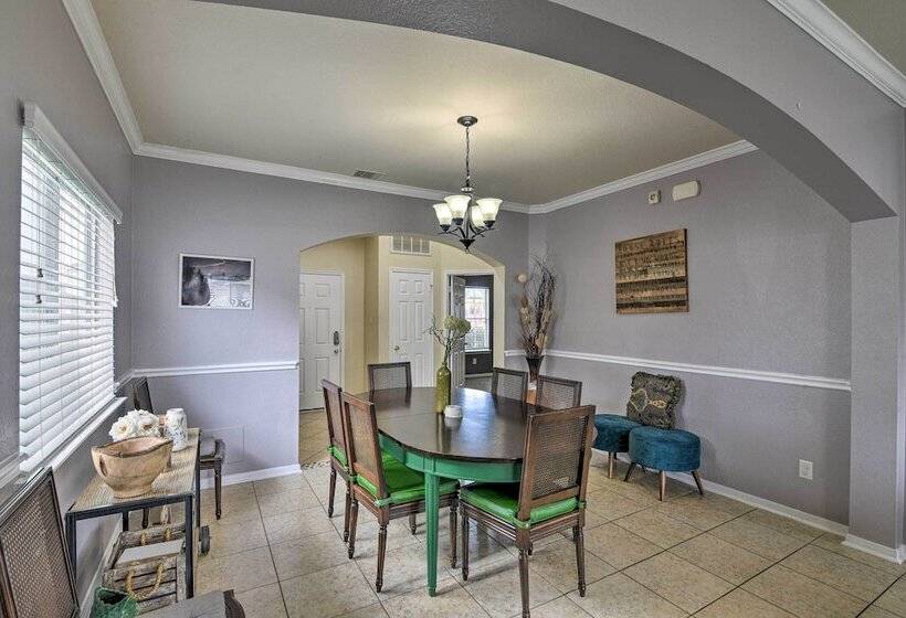 Houston Family Home W/ Yard ~ 8 Mi To Nrg Stadium!