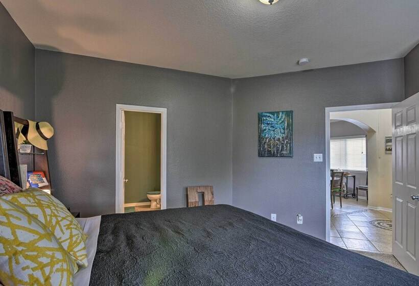 Houston Family Home W/ Yard ~ 8 Mi To Nrg Stadium!