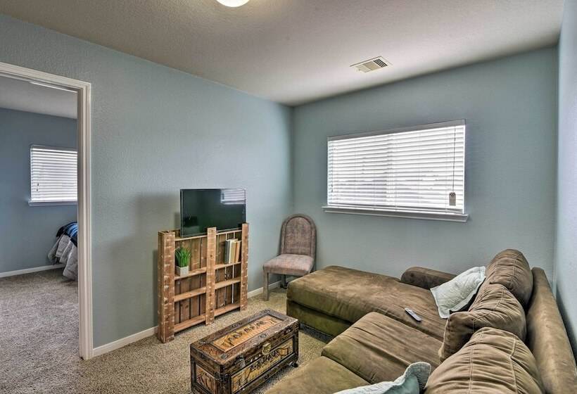 Houston Family Home W/ Yard ~ 8 Mi To Nrg Stadium!