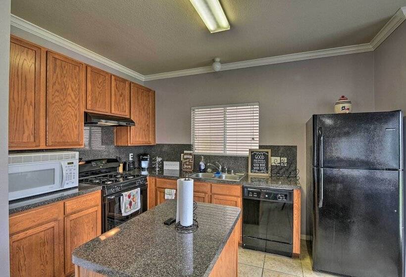 Houston Family Home W/ Yard ~ 8 Mi To Nrg Stadium!