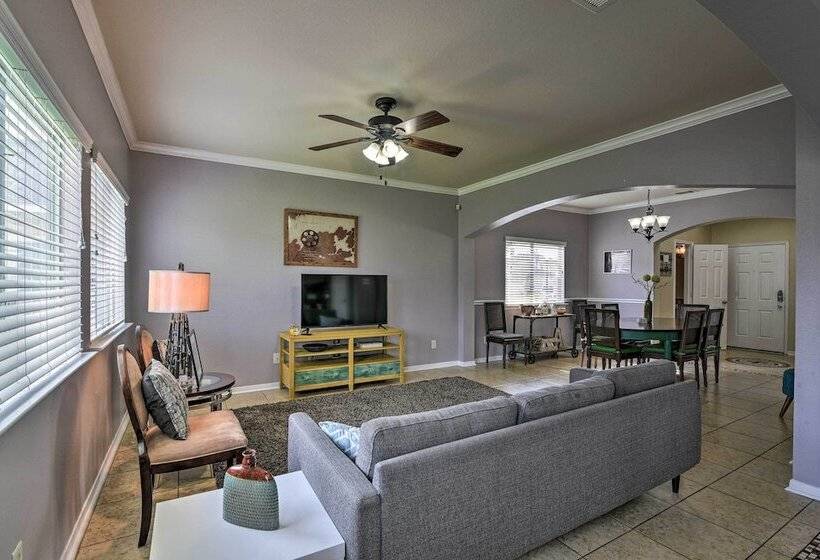 Houston Family Home W/ Yard ~ 8 Mi To Nrg Stadium!