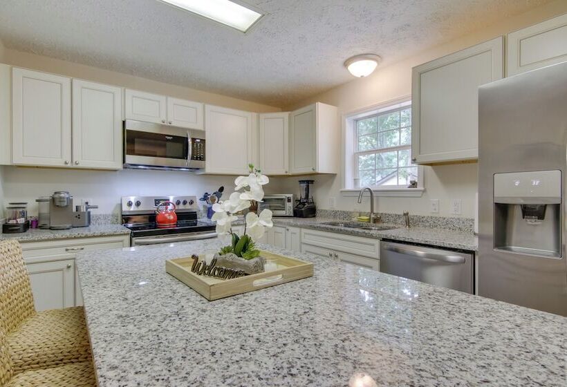 < 4 Mi To Shore: Asteri House In Rehoboth Beach!