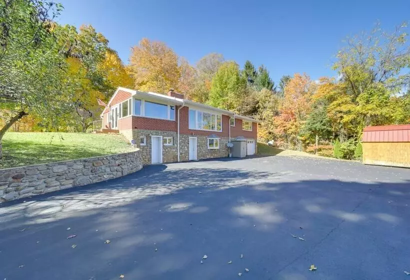 Inviting Waynesville Home Near Main St Shops