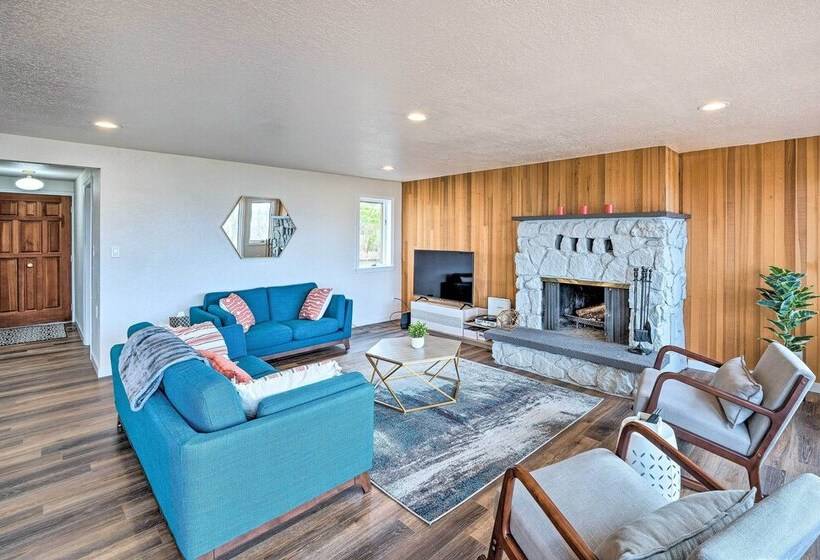 Lovely Coupeville Home W/ Puget Sound Views!