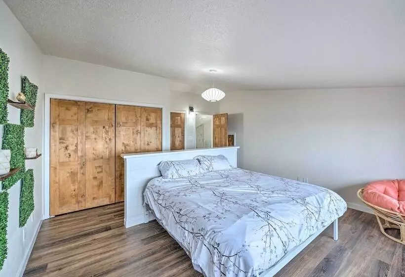 Lovely Coupeville Home W/ Puget Sound Views!